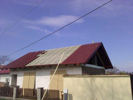 pokryvanie-strechy-krytinou-Bramac